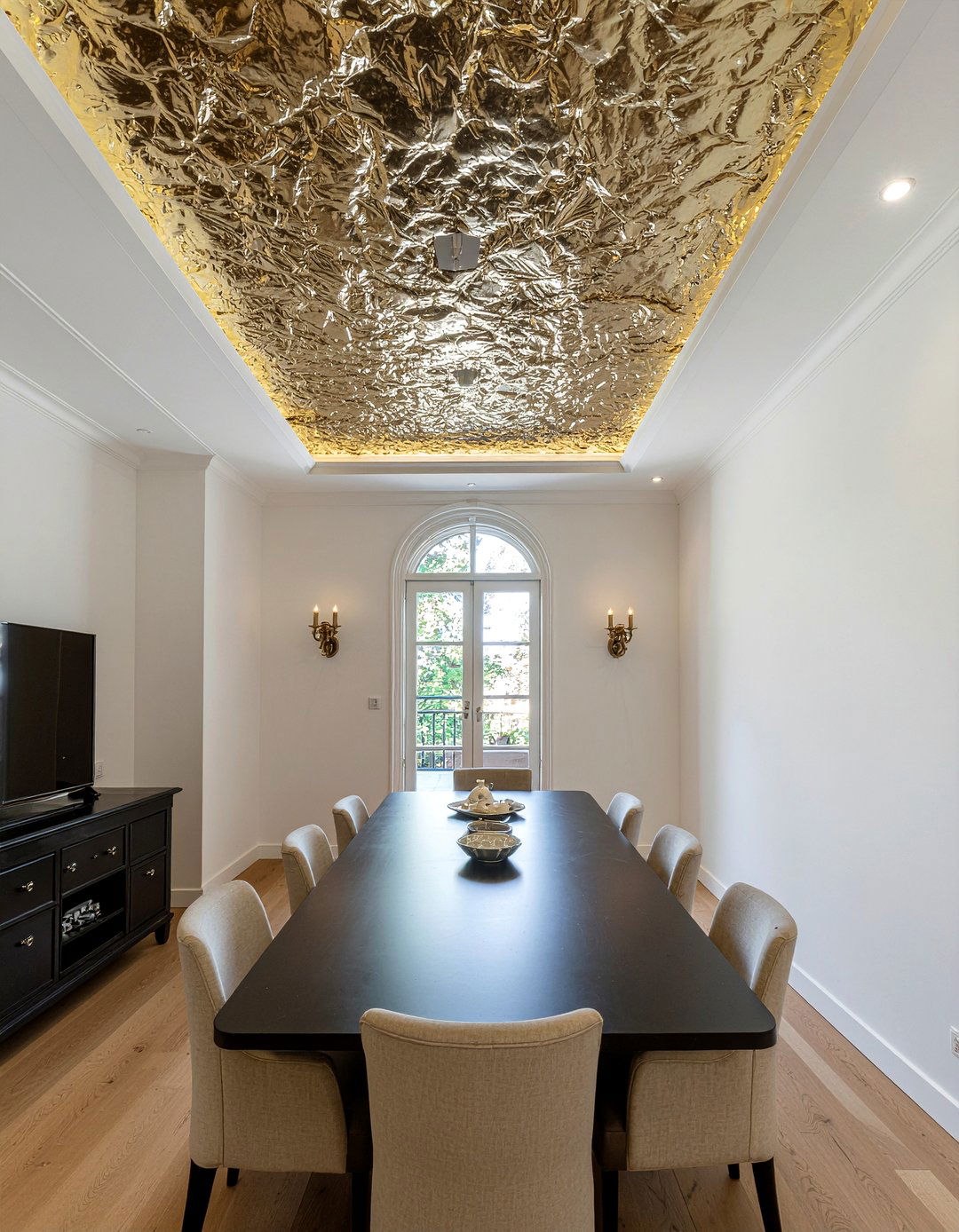 Gold Leaf Ceiling - 30 daring dining room ideas