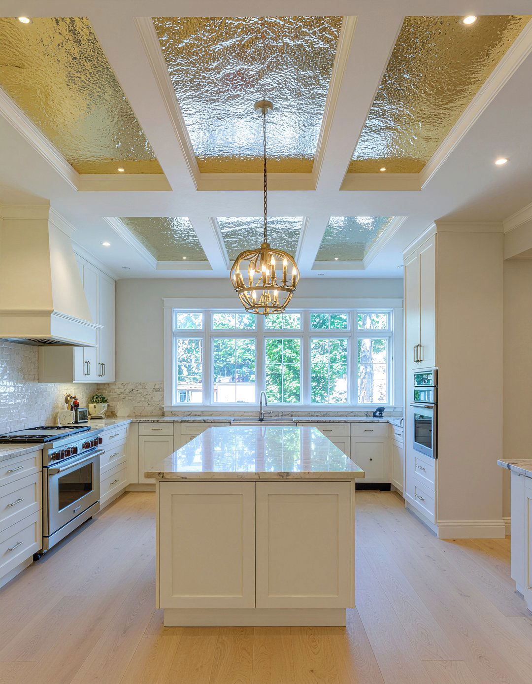 Gold Leaf Kitchen Ceiling - 30 glam kitchen ideas