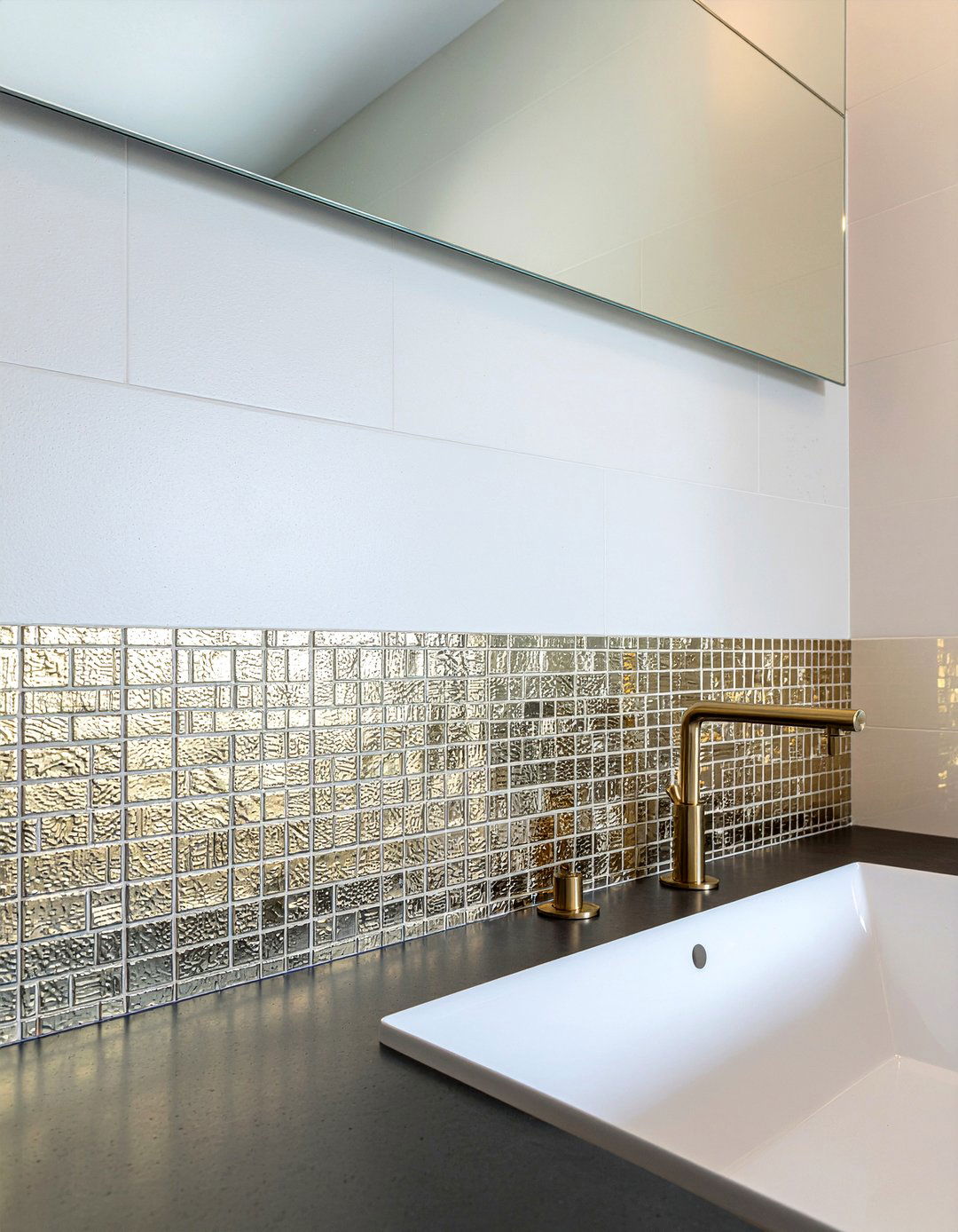 Gold Metallic Mosaic Border - 30 mosaic tile bathroom ideas