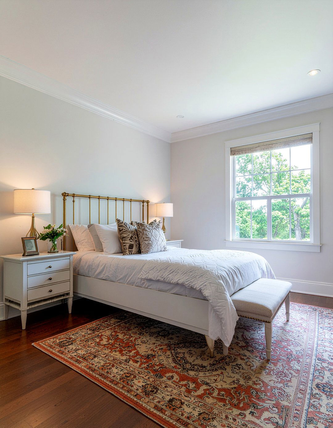 Gold Picture Rail - 30 metal accent bedroom ideas