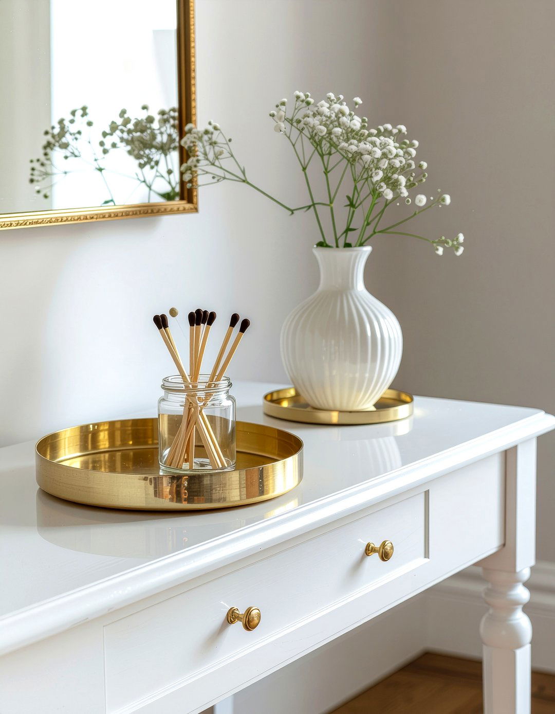 Gold accent styling - 30 end table styling ideas