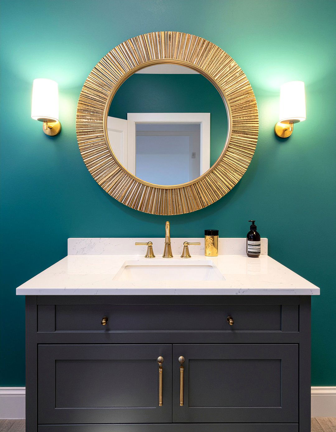 Gold bathroom mirror - 30 bathroom classic element ideas