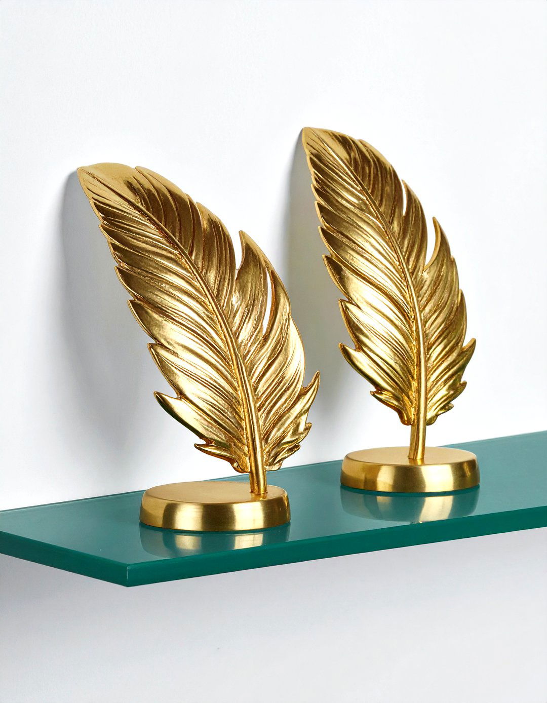 Gold bookend - 30 bookend ideas