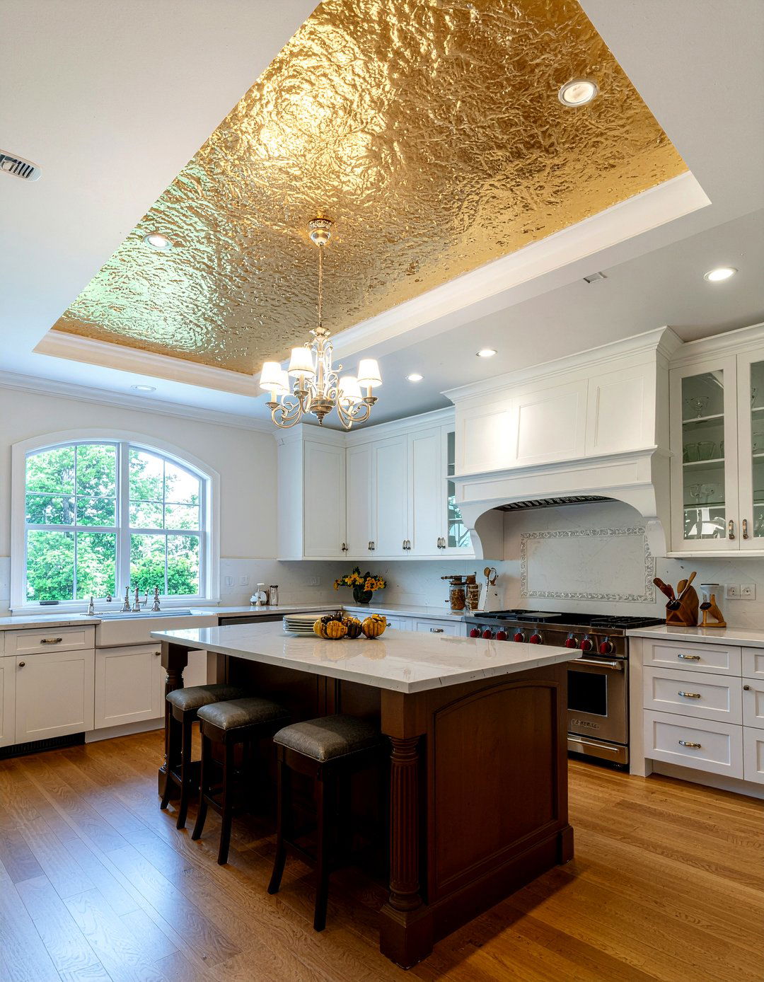 Gold leaf ceiling - 30 gold kitchen ideas