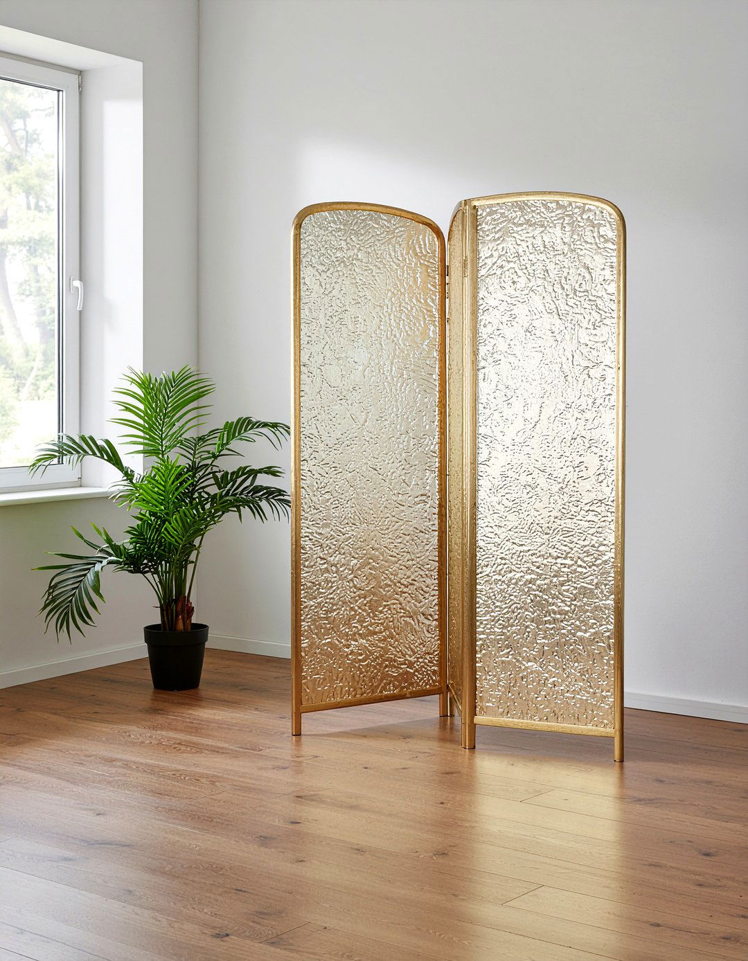 Gold leaf screen - 30 living room Regency furniture ideas