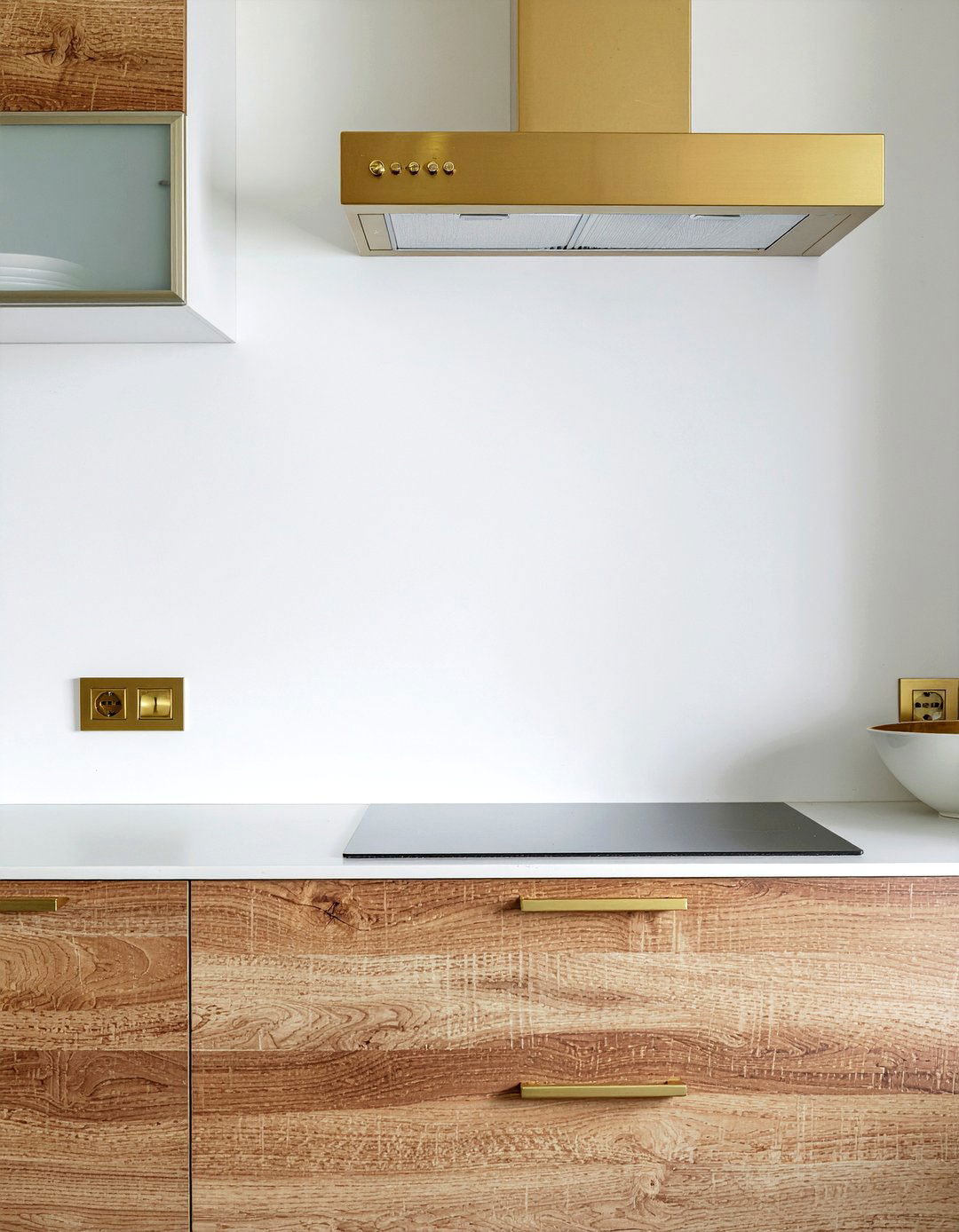 Gold light switches - 30 gold kitchen ideas