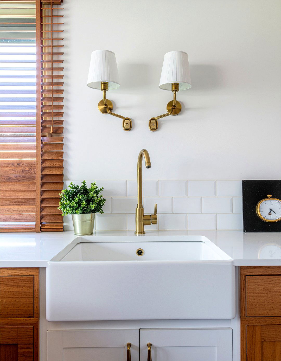 Gold wall sconces - 30 gold accent kitchen ideas