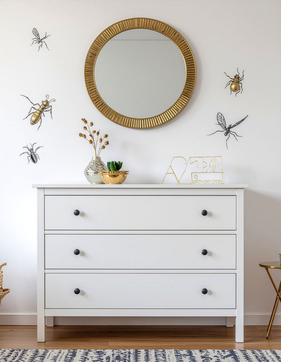 Golden Snitch Accents - 30 Harry Potter bedroom ideas