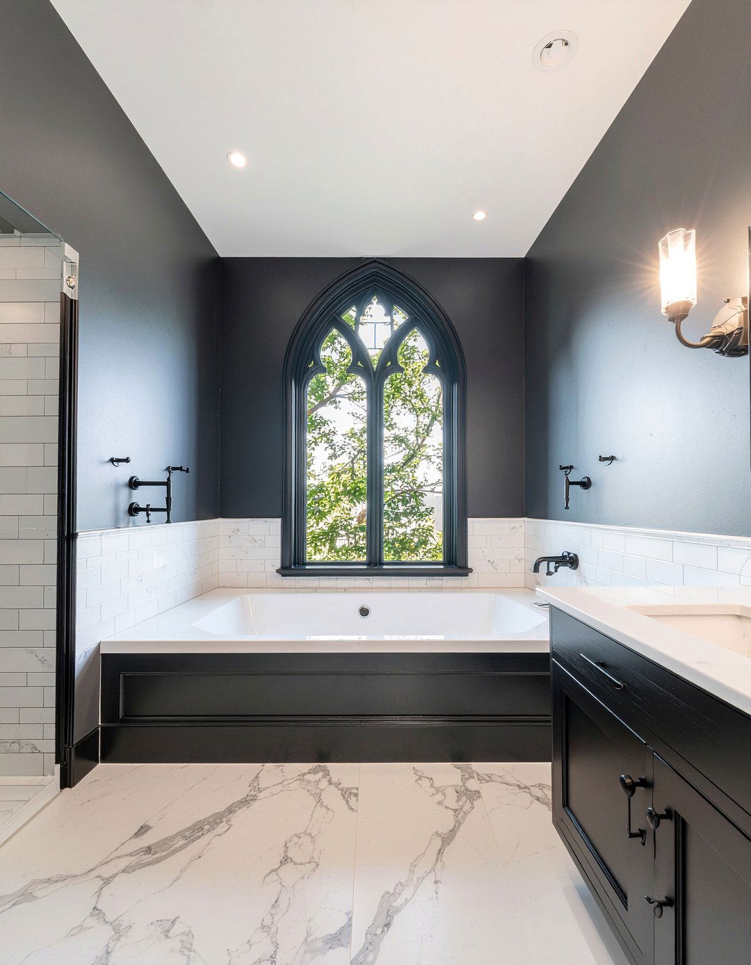 Gothic Modern Bathroom - 30 bathroom style mixing ideas