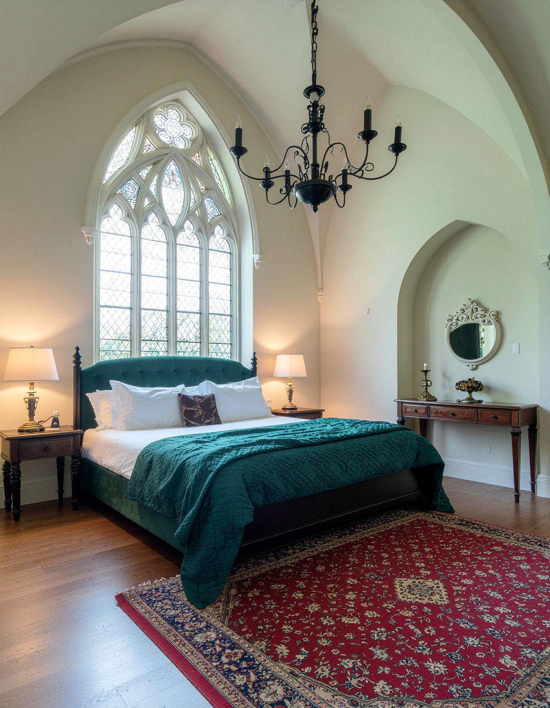 Gothic Revival Bedroom - 30 historic home bedroom ideas