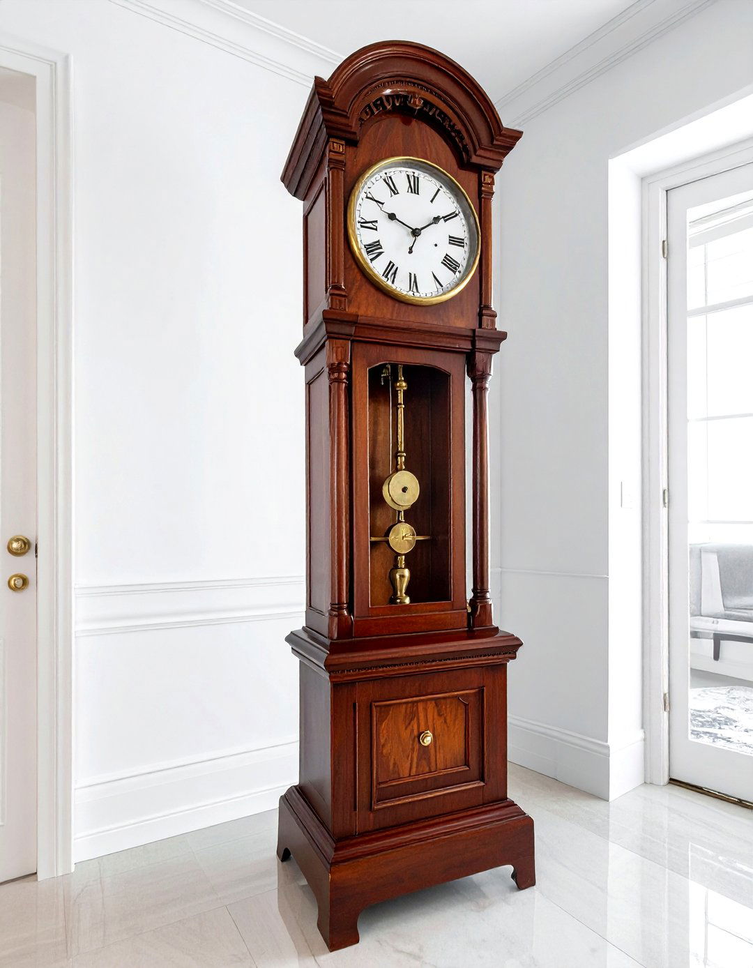 Grandfather clock - 30 old money decor ideas