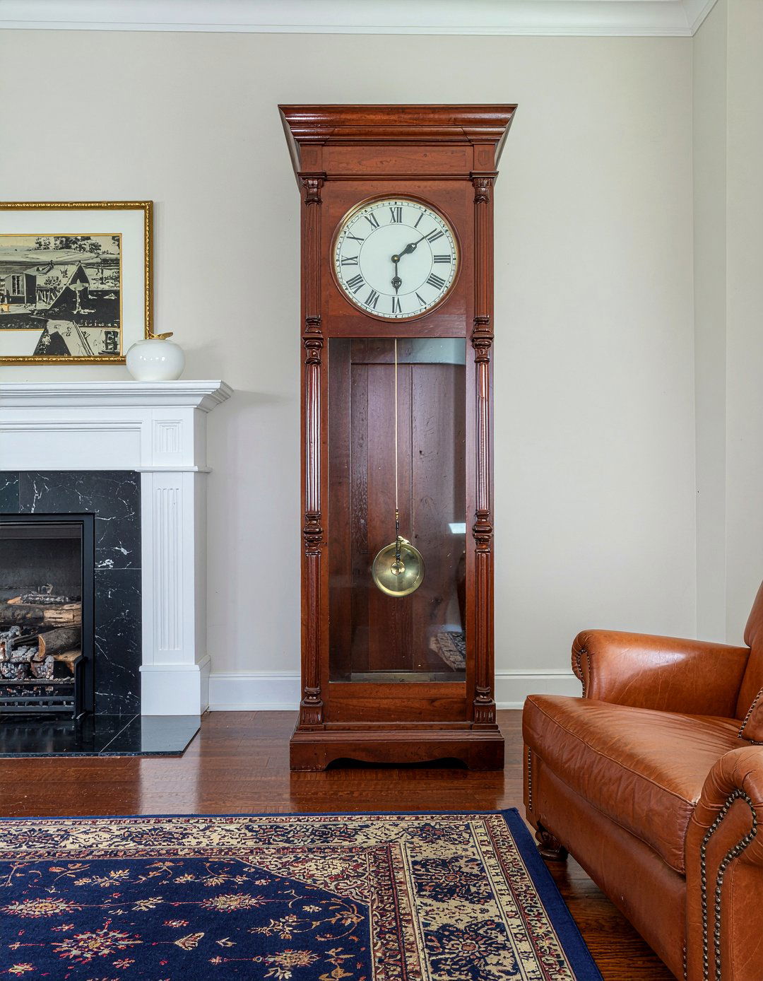 Grandfather clock - 30 living room clock ideas