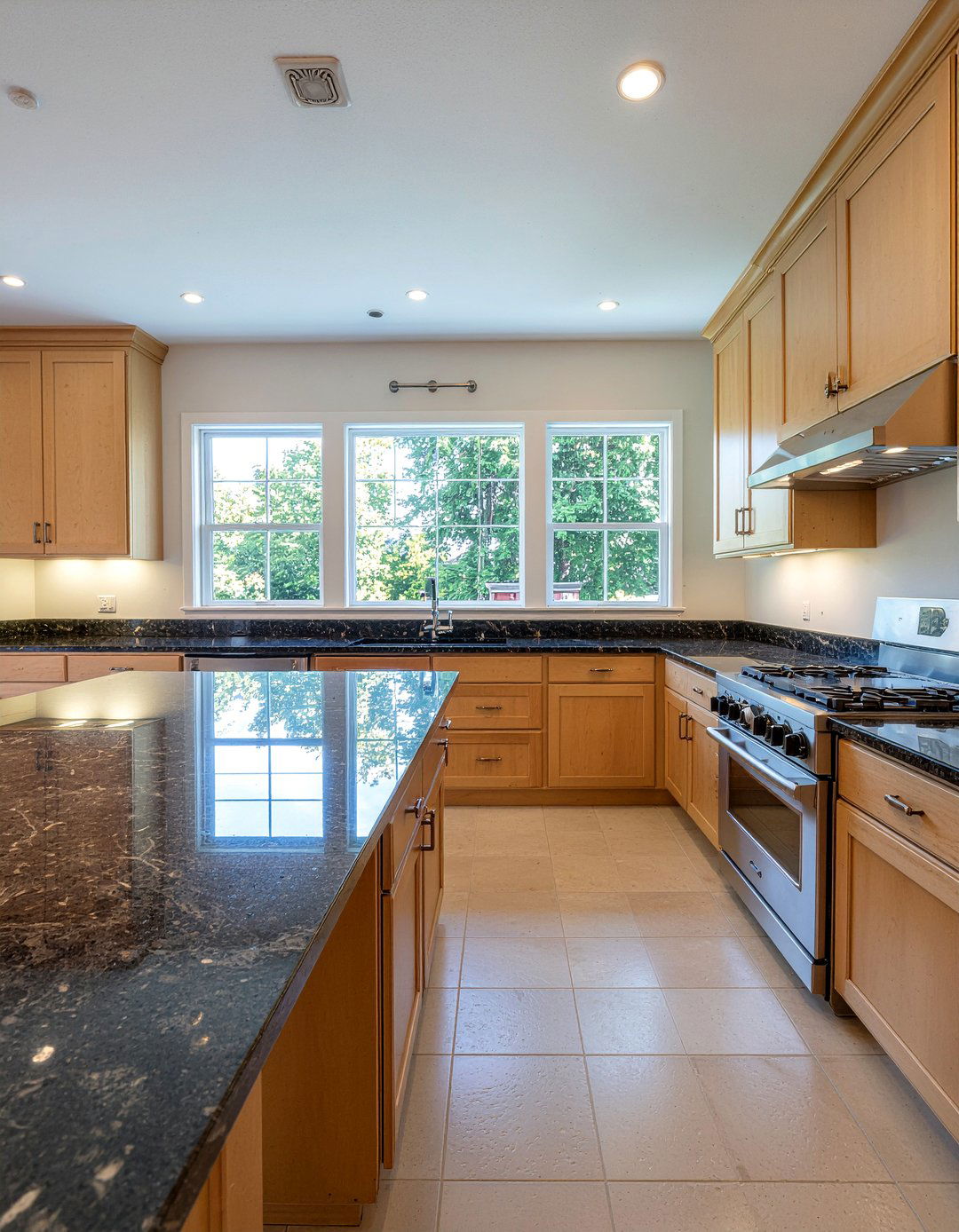 Granite and maple kitchen - 30 mixed material kitchen ideas