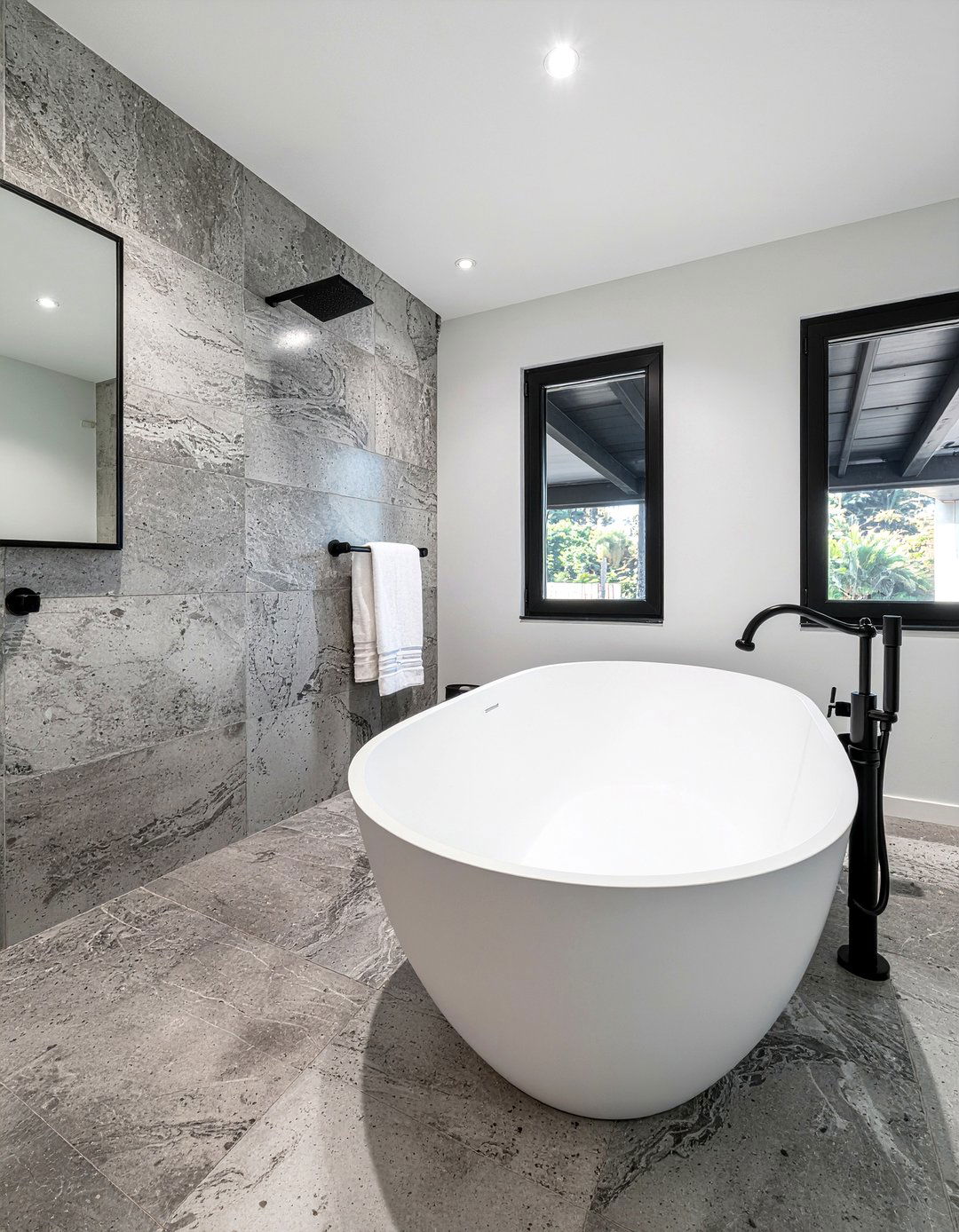 Gray limestone tile - 30 limestone tile bathroom ideas