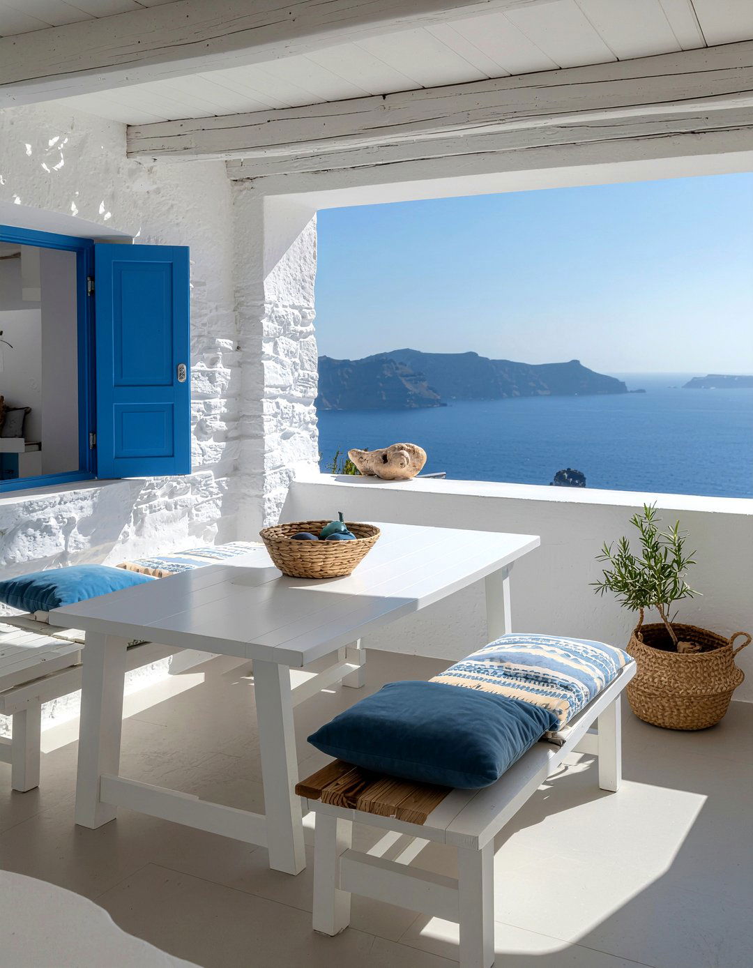 Greek Island Dining Room - 30 European dining room ideas