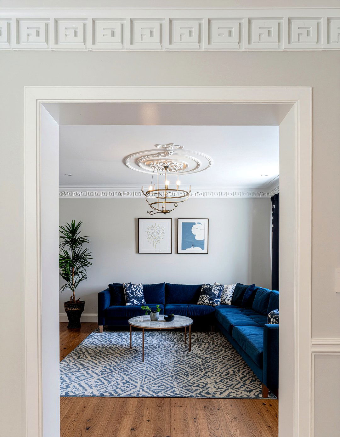 Greek Key Molding - 30 living room crown molding ideas