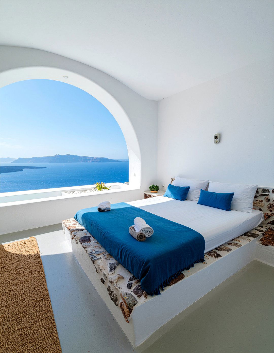 Greek island bedroom - 30 resort bedroom ideas