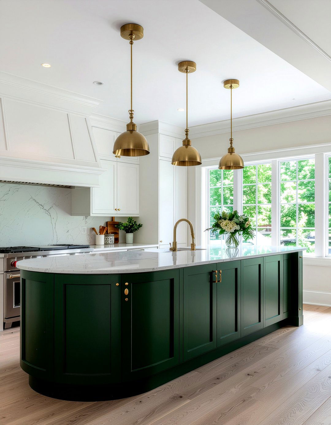 Green curved island - 30 curved kitchen island ideas