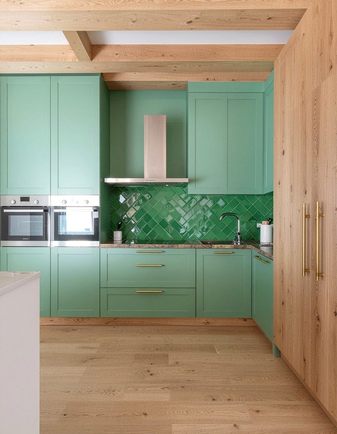 Green geometric tile - 30 geometric tile kitchen backsplash ideas