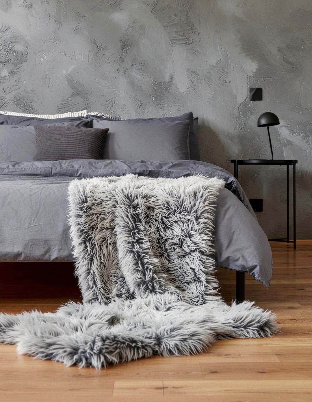 Grey Faux Fur Blanket - 30 bedroom faux fur throws