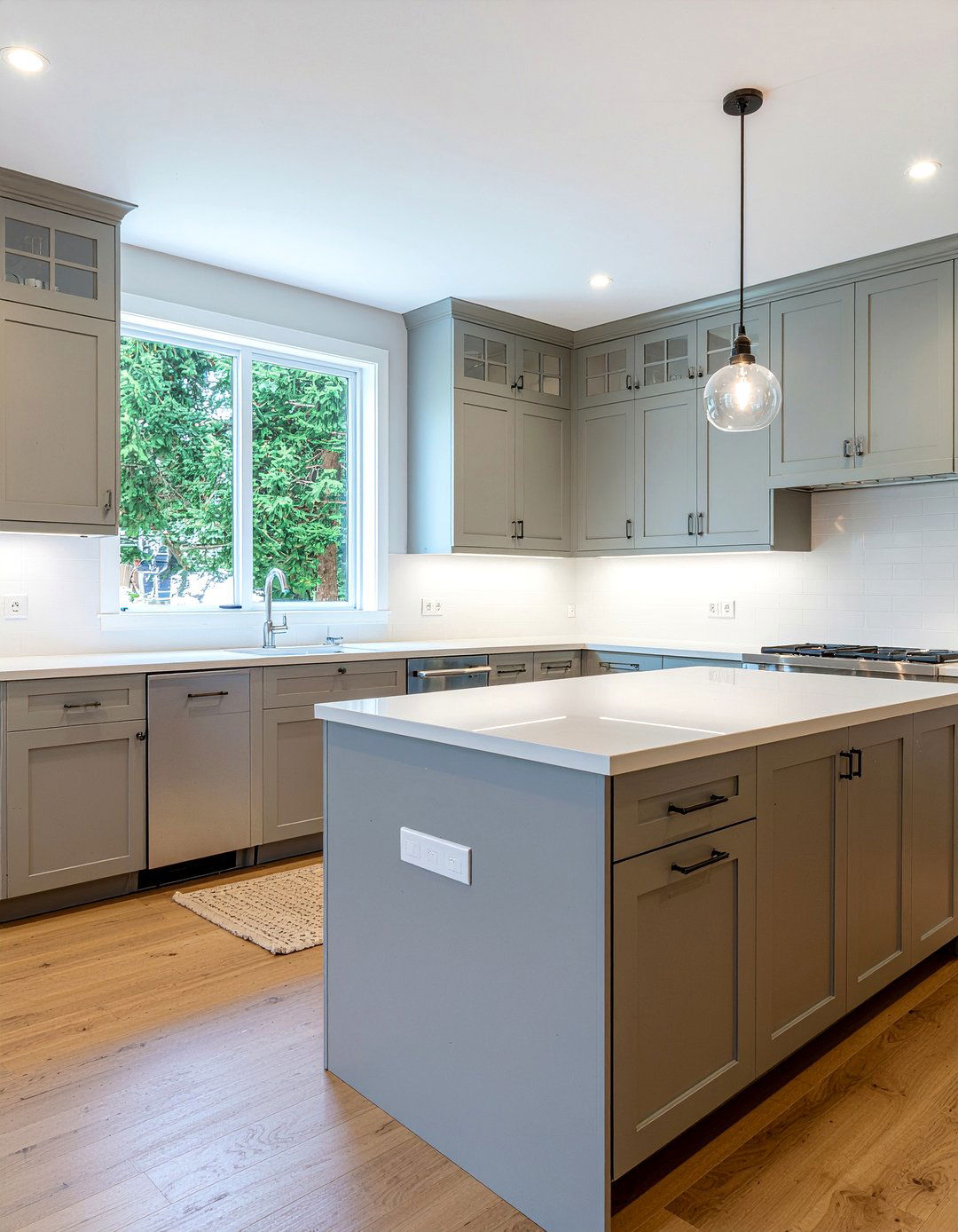 Grey Kitchen Cabinets - 30 new build kitchen ideas