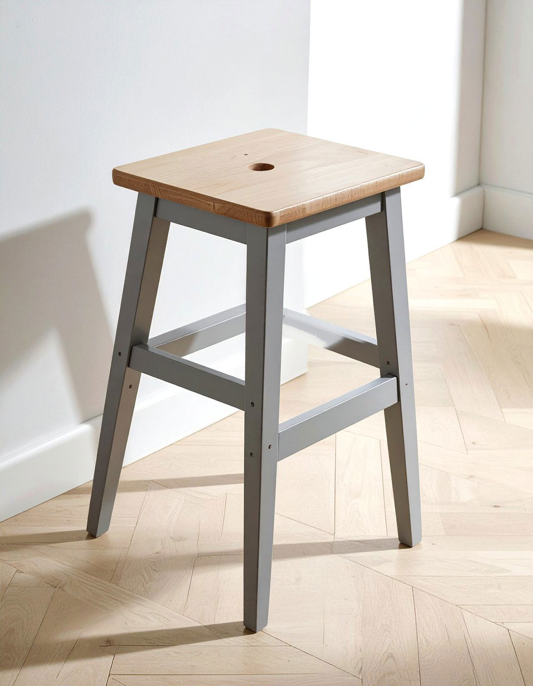 Grey Step Stool - 30 grey bathroom accessories ideas