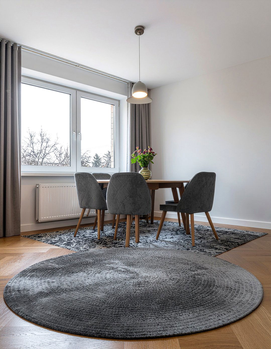 Grey round rug dining room - 30 round rug dining room ideas