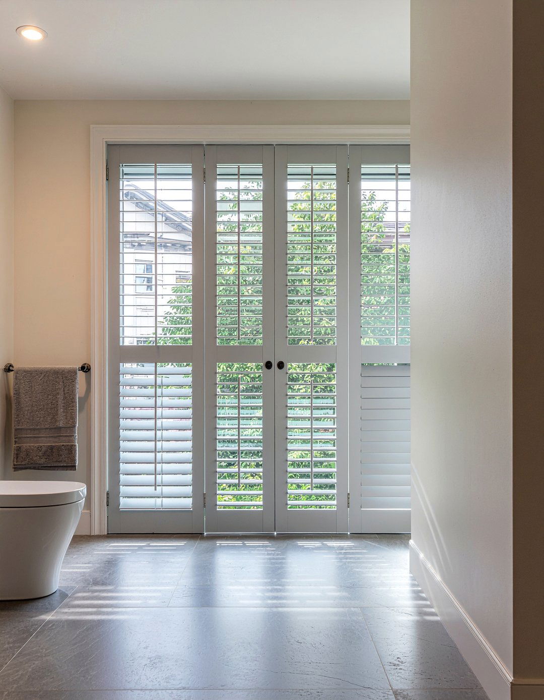 Grey shutters - 30 bathroom shutter ideas