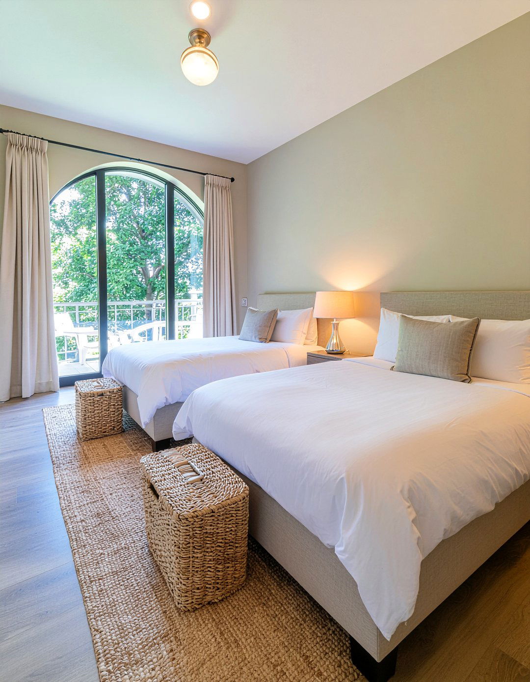 Guest bedroom - 30 bedroom makeover ideas