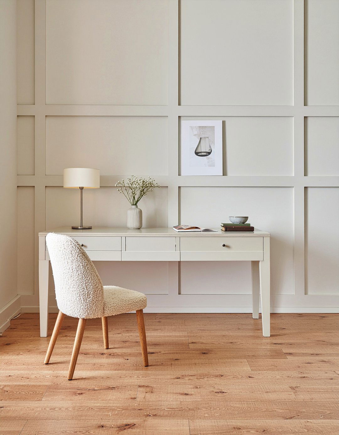Guest room desk - 30 bedroom built-in desks
