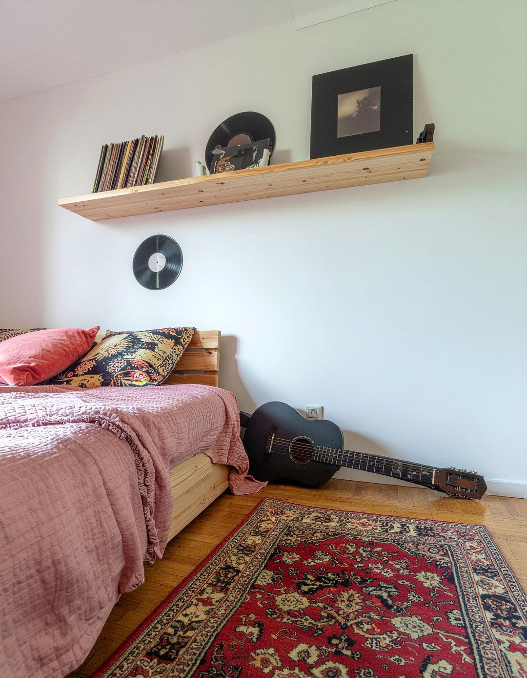 Guitar Case Shelf - 30 upcycled bedroom ideas