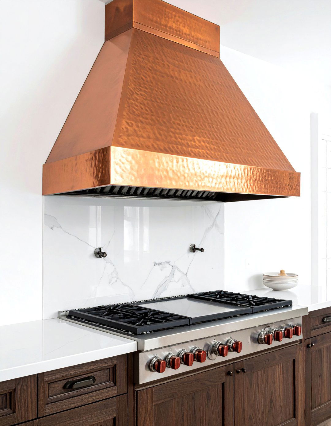 Hammered Copper Hood - 30 kitchen hood ideas