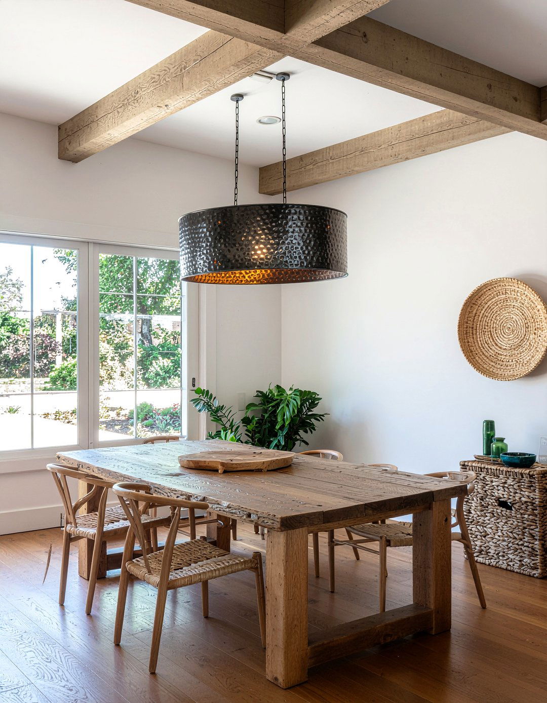 Hammered metal chandelier dining room - 30 rustic chandelier dining room ideas