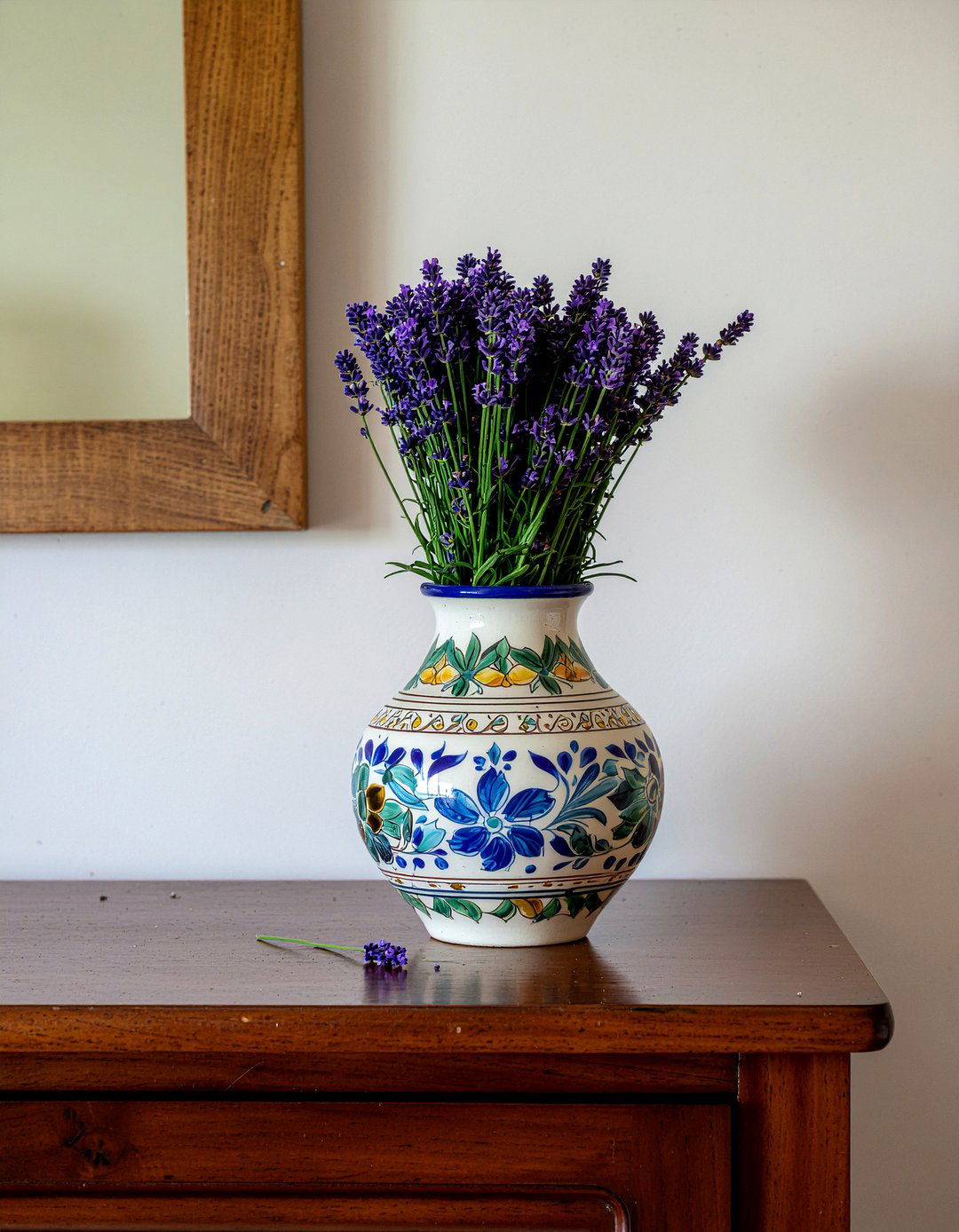 Hand Painted Ceramic Vase - 30 Tuscan bedroom ideas