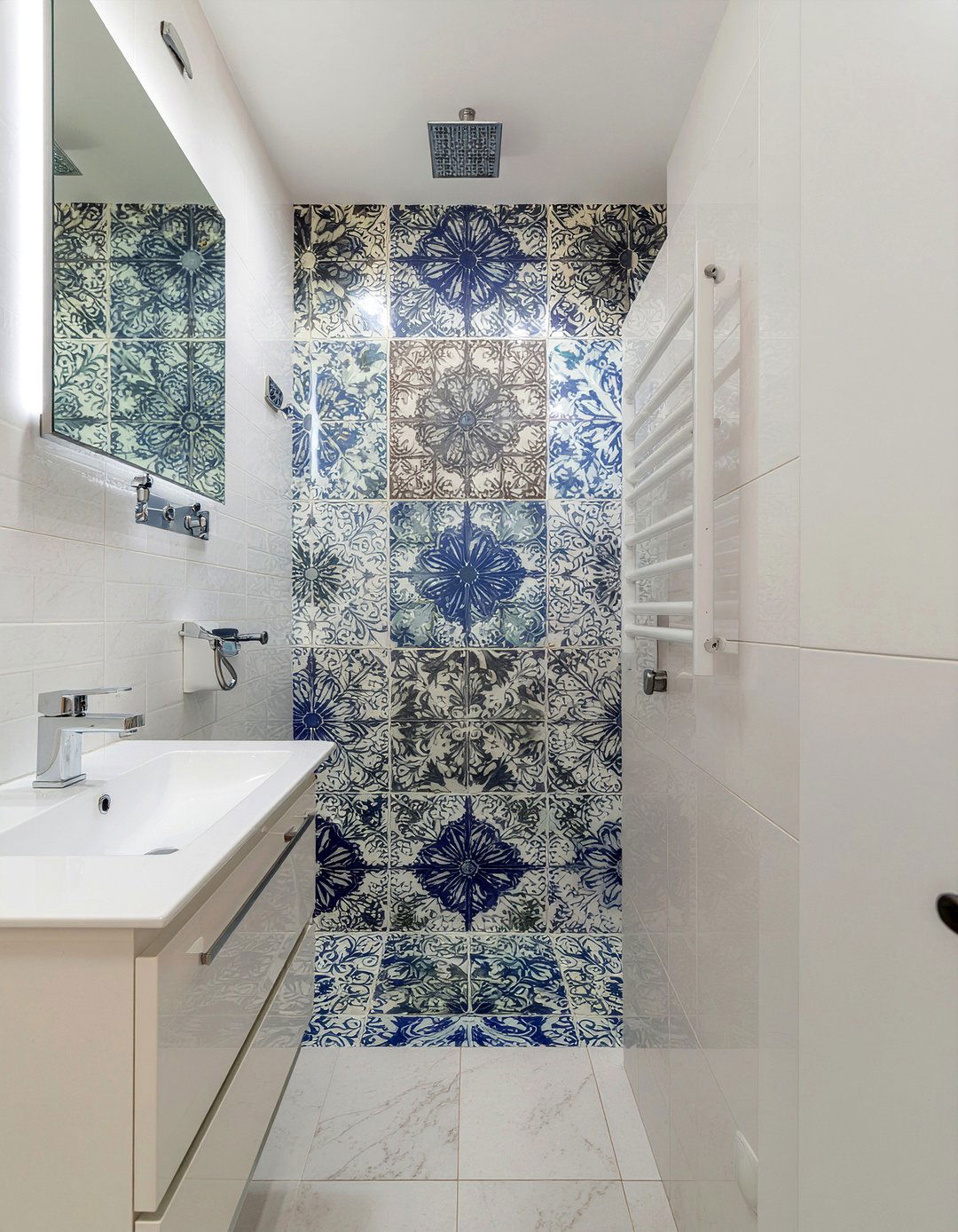 Handmade and factory tile - 30 mixed tile bathroom ideas