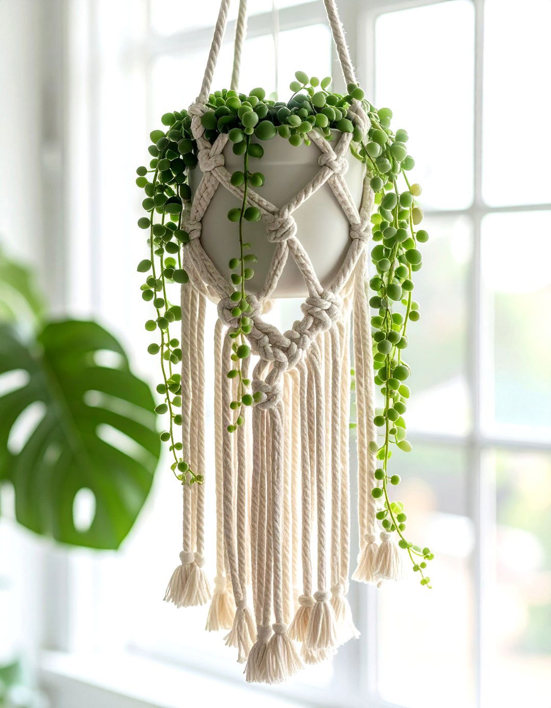 Hanging Macrame Plant Hanger - 30 decorative planter ideas