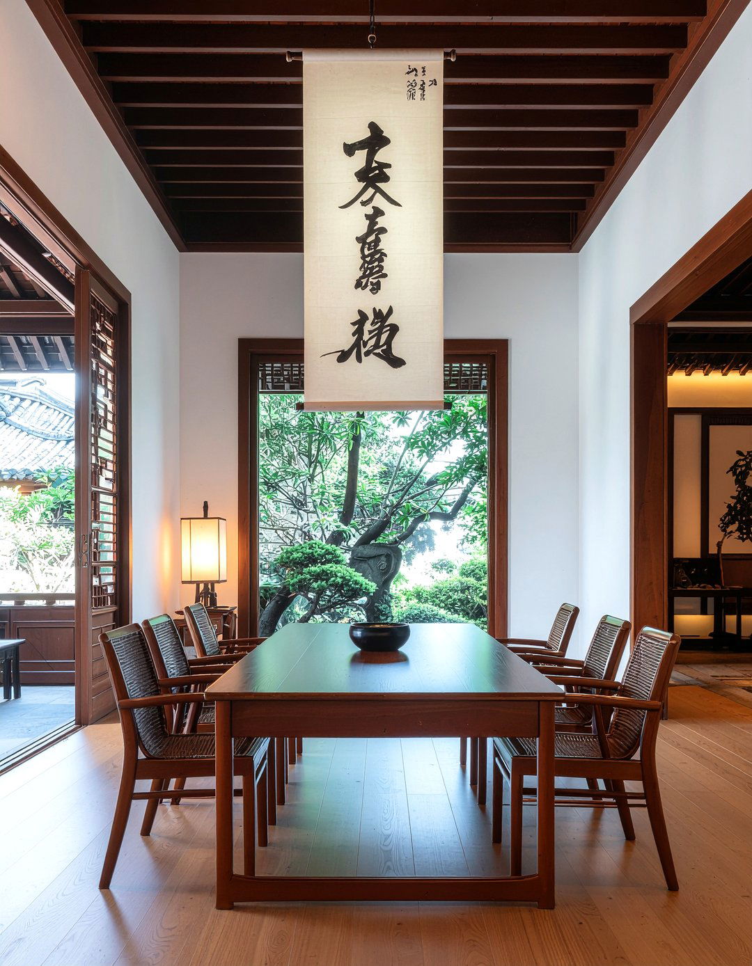 Hanging Scroll Art - 30 Japanese dining room ideas