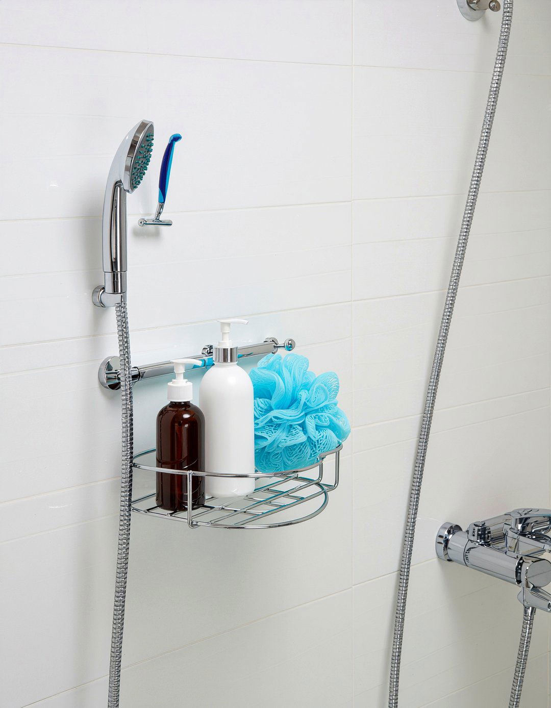 Hanging shower caddy - 30 bathroom innovative storage ideas