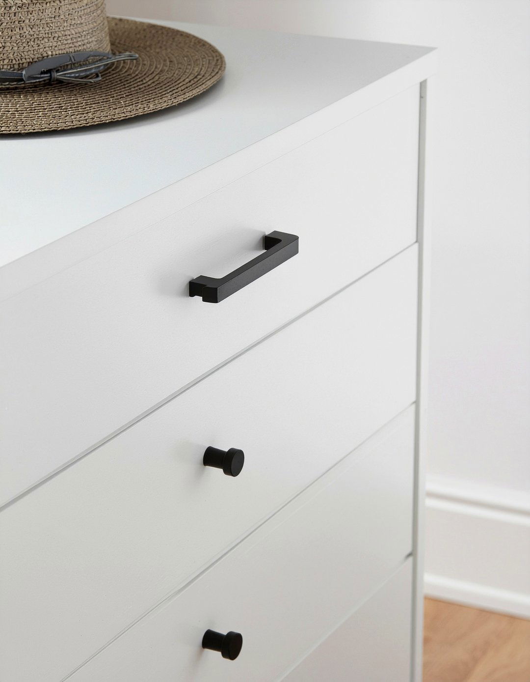 Hardware Replacement Pulls - 30 one day bedroom ideas