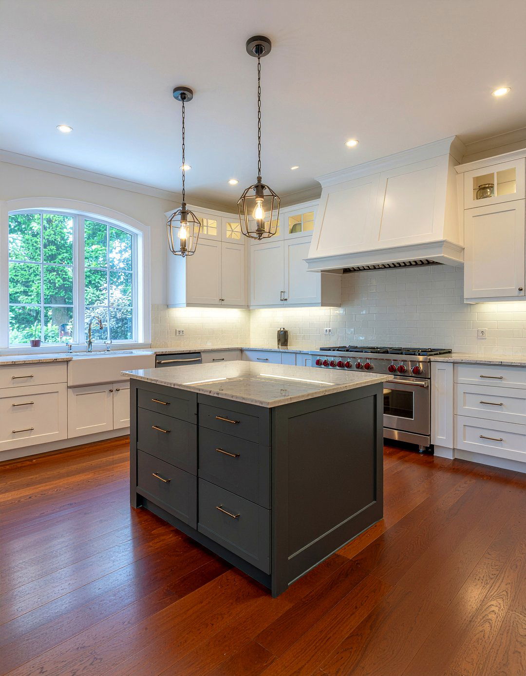 Hardwood Kitchen Flooring - 30 chef's kitchen ideas