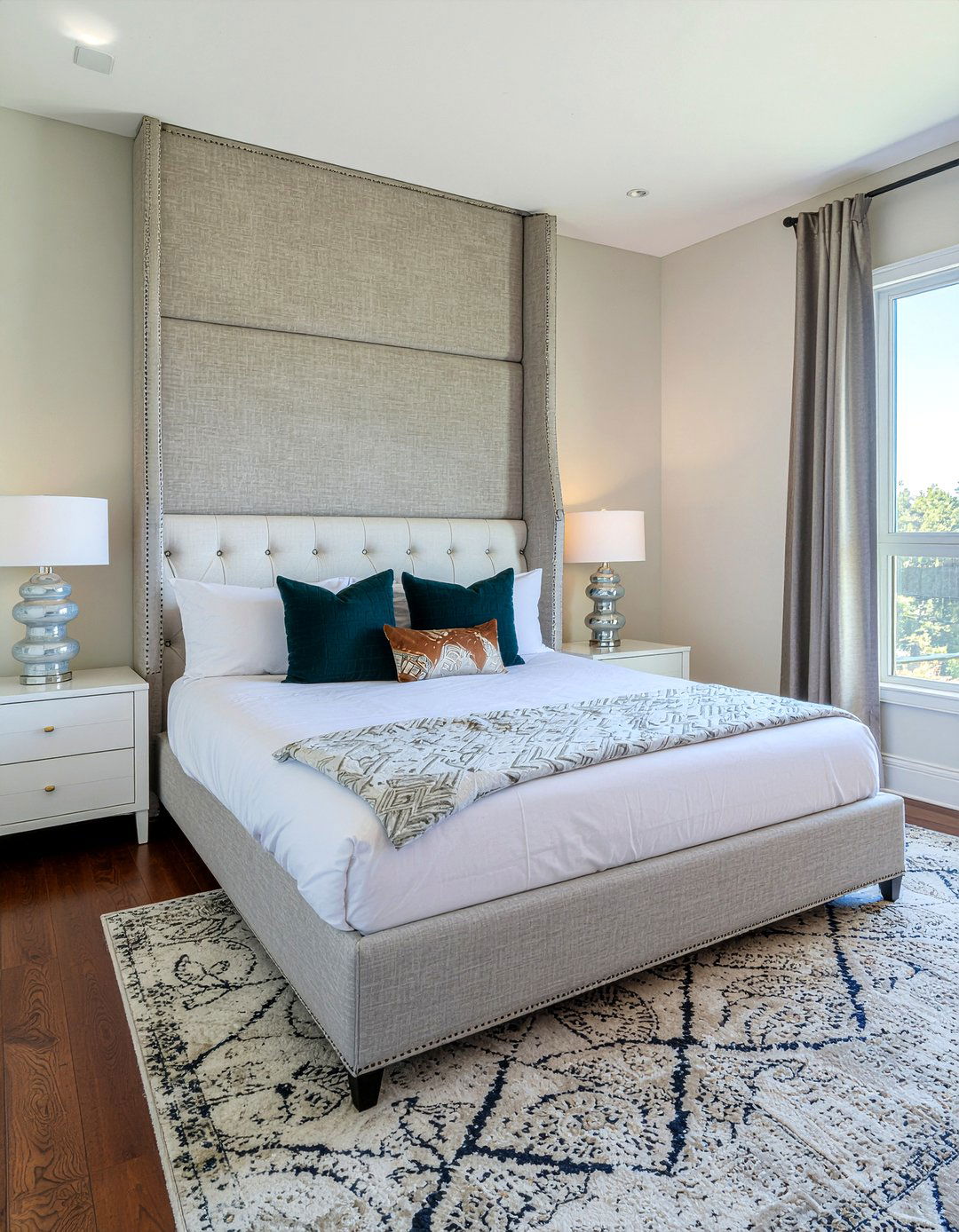 Headboard With Hidden Compartments - 30 bedroom transforming furniture ideas