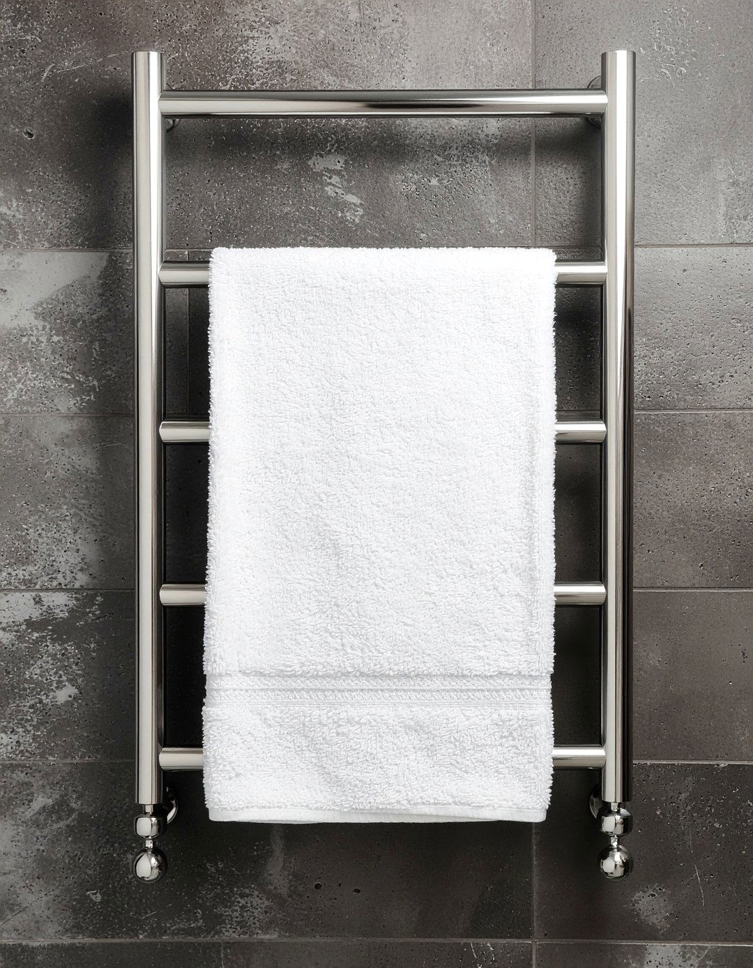 Heated towel rack - 30 bathroom makeover ideas