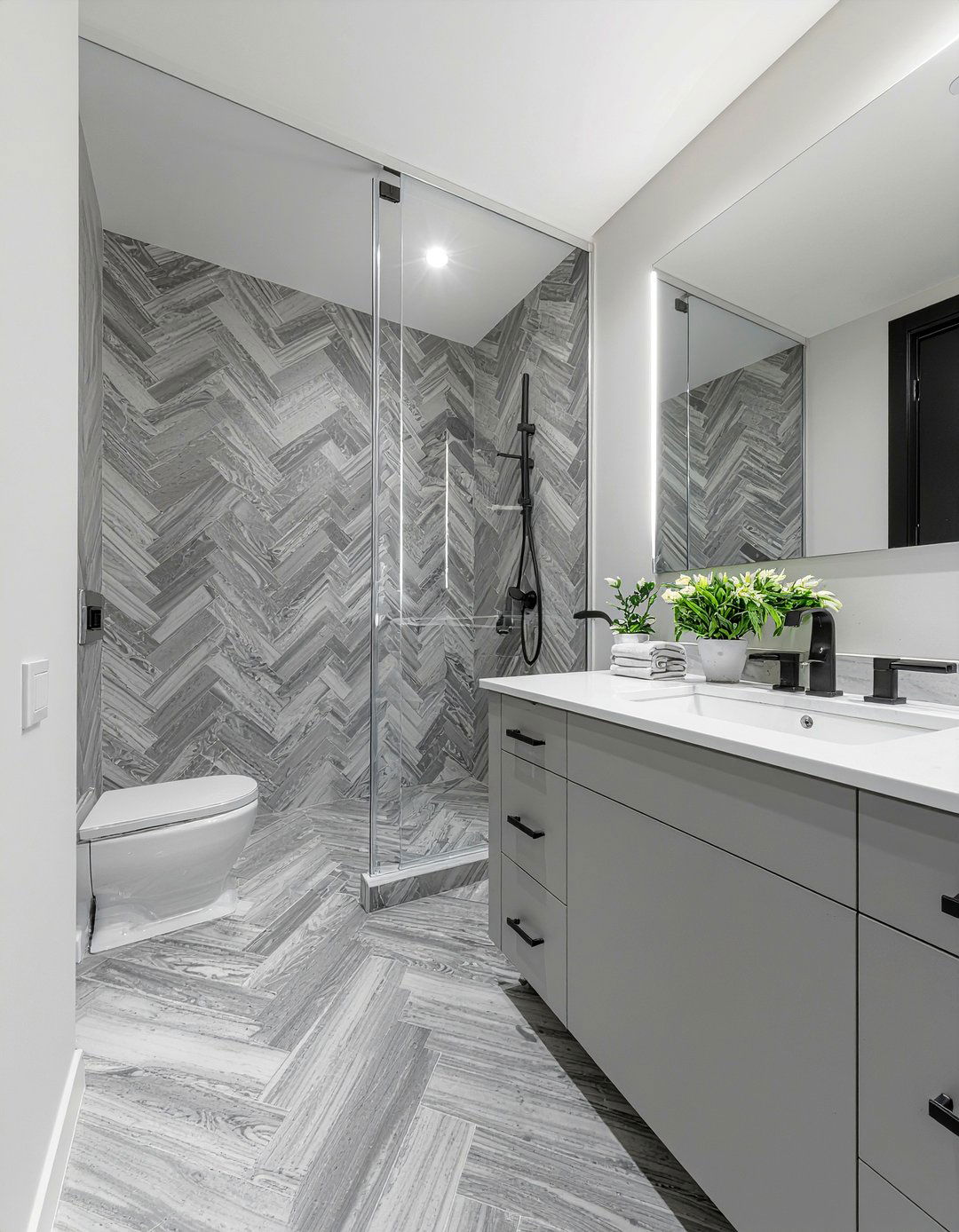 Herringbone Tile Bathroom - 30 glam bathroom ideas