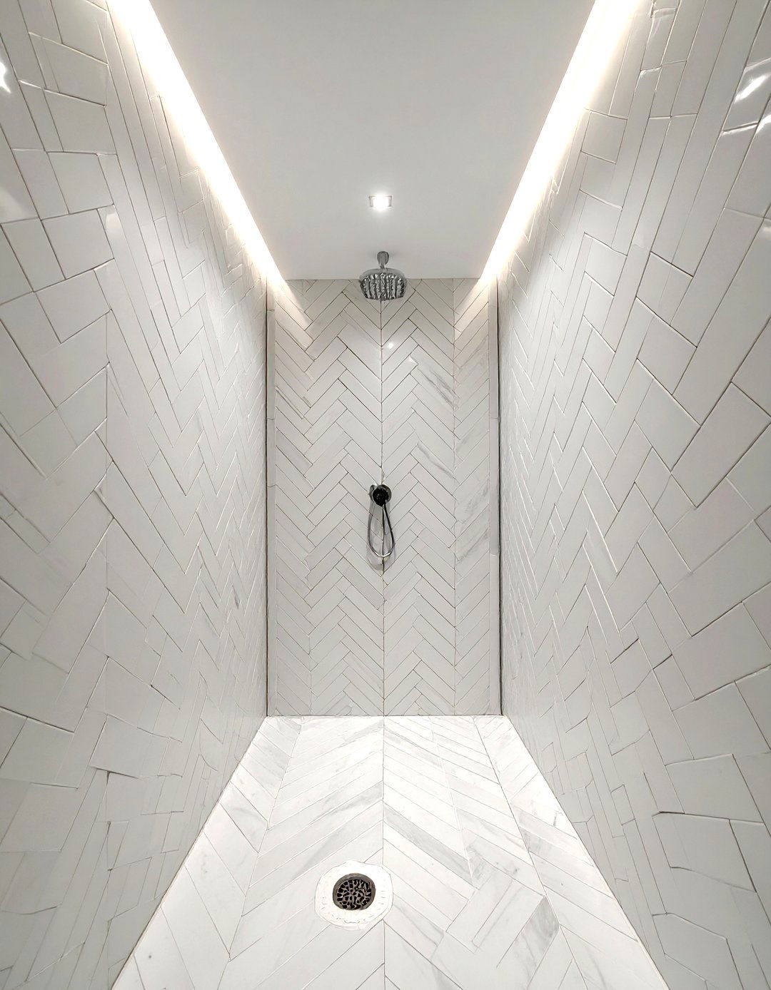 30 Updated Classic Bathroom Ideas for a Sophisticated Spa