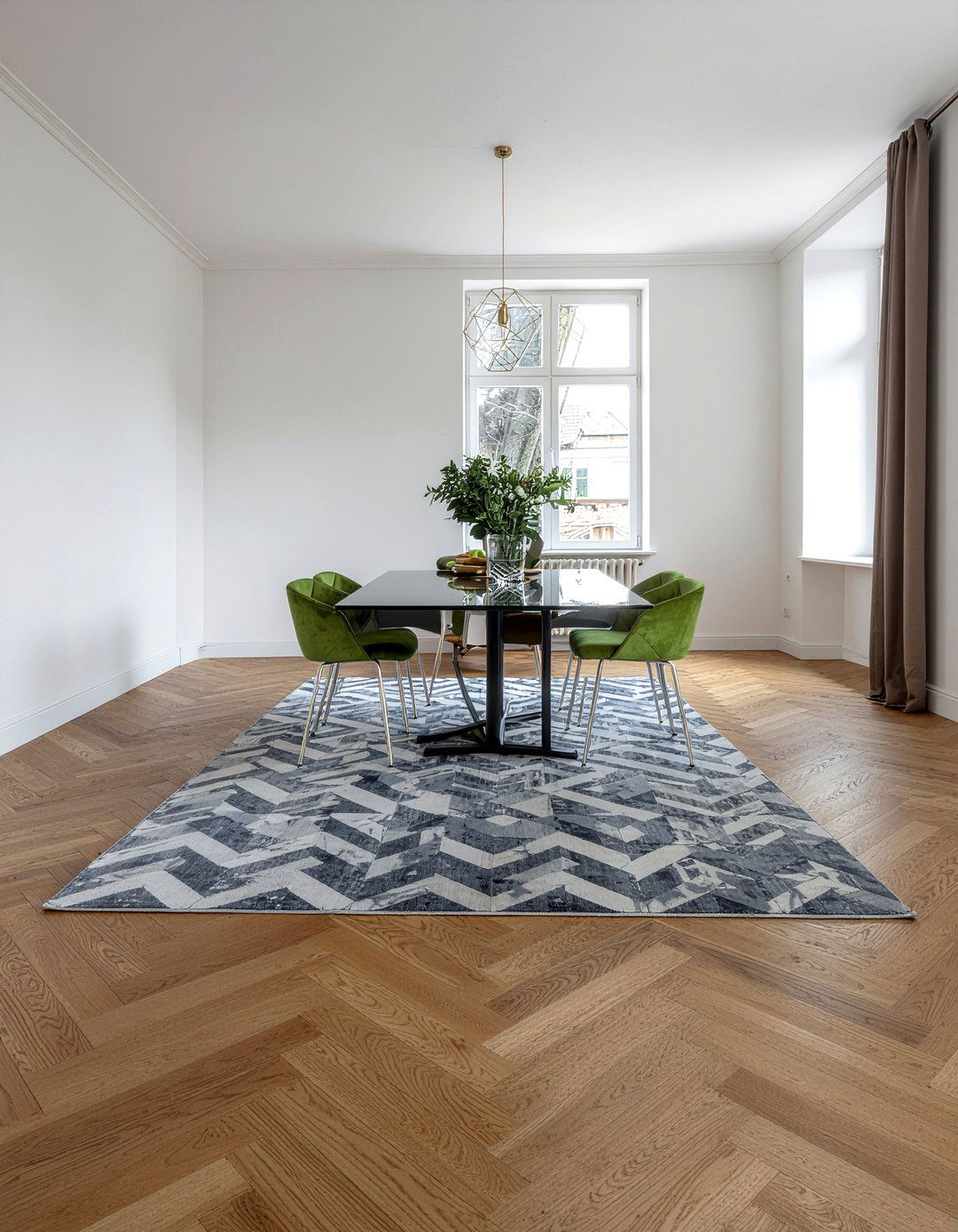 Herringbone Wood Floor - 30 majestic dining room ideas