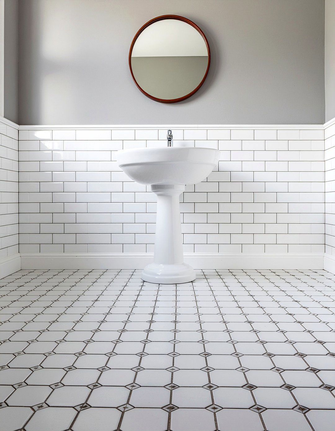 Hexagon Tile Floor - 30 retro bathroom ideas
