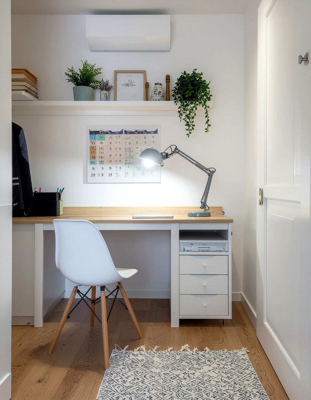 Hidden Closet Floating Desk - 30 bedroom floating desks