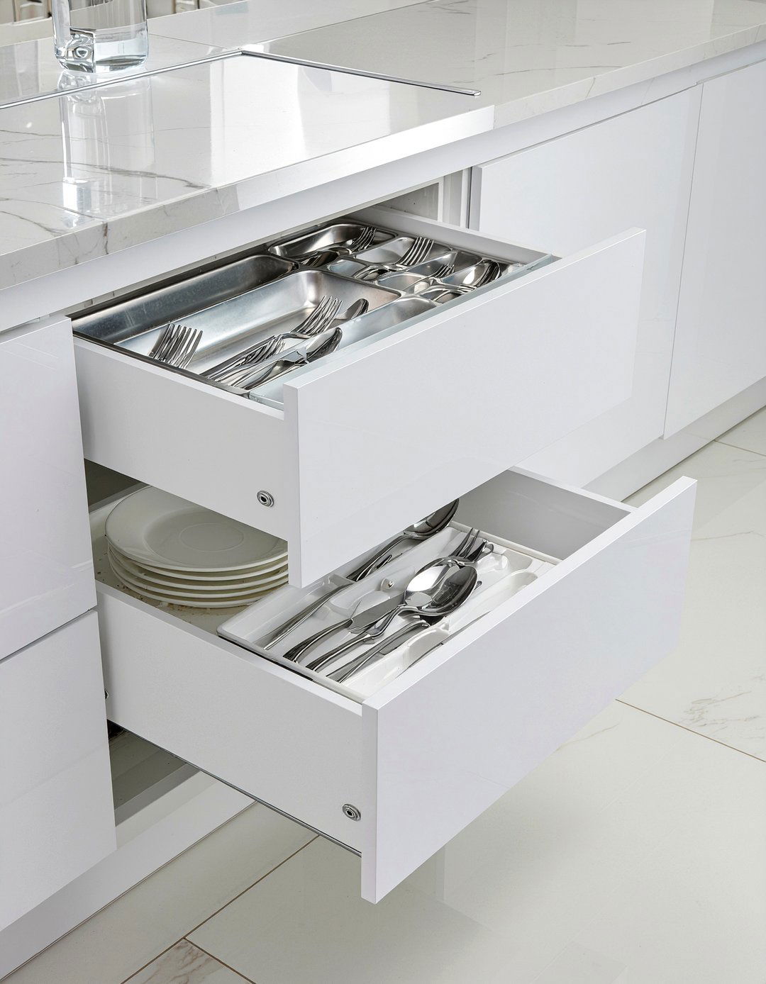 Hidden Internal Drawer - 30 deep drawer kitchen ideas