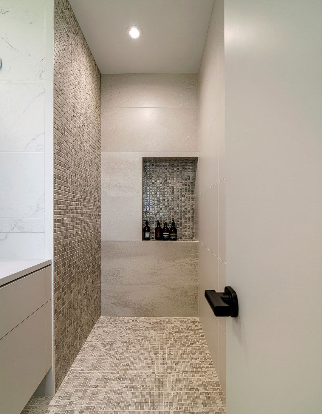 Hidden Shower Niche - 30 bathroom niche ideas