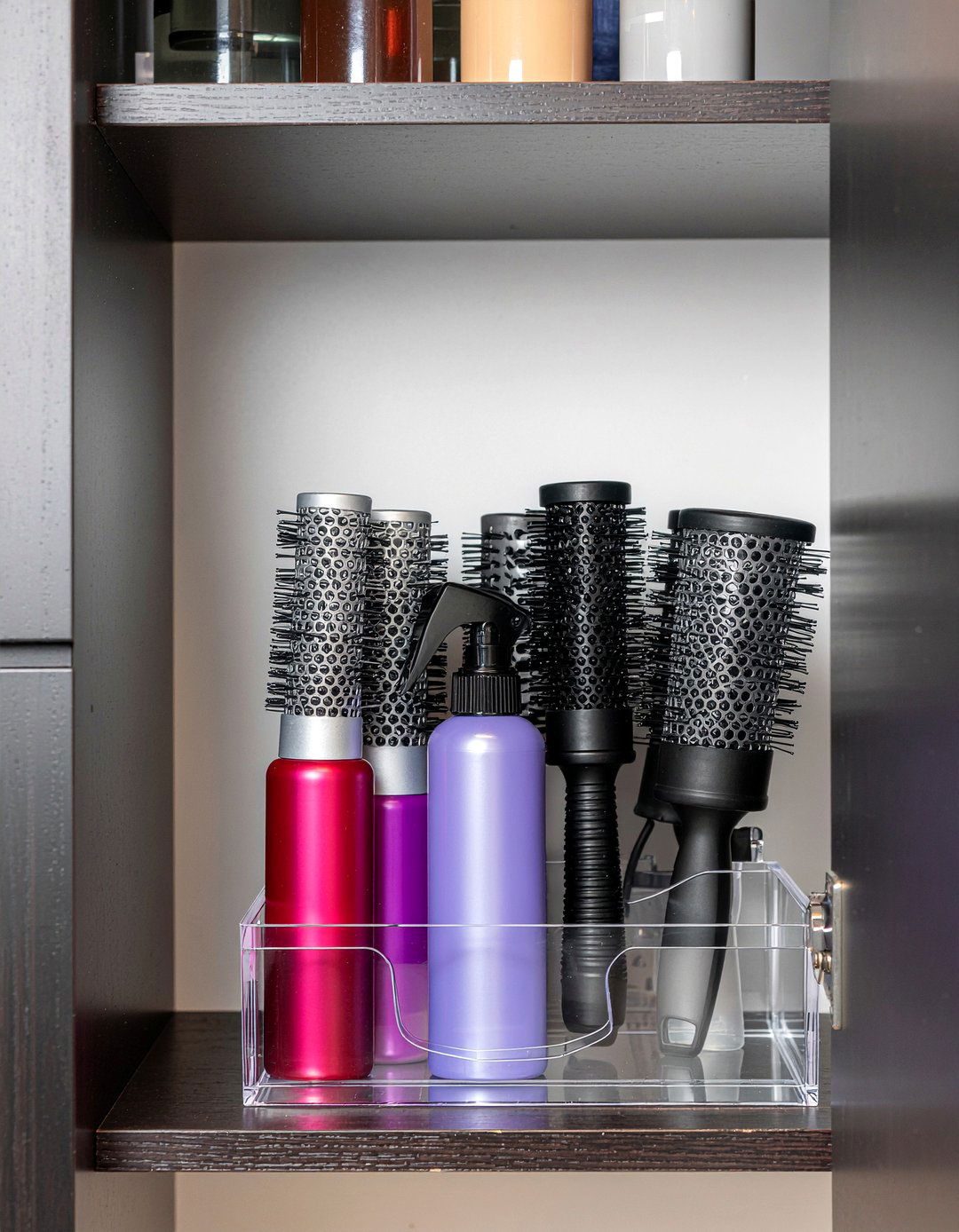 Hidden cabinet door bin - 30 bathroom innovative storage ideas